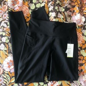 NWT Old Navy Tall Pocket Leggings